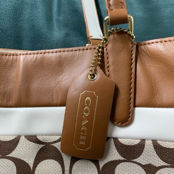 Authentic Coach Purse - Picture 2 of 7